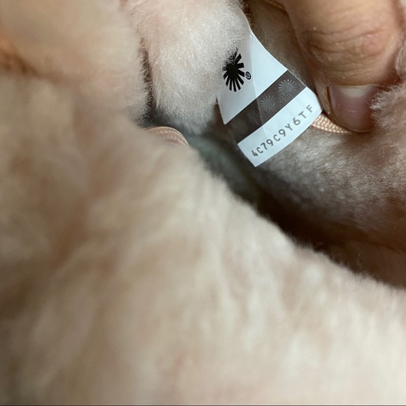 UGG Adirondack III Snow Leopard Quartz Boots NEW - Picture 12 of 12